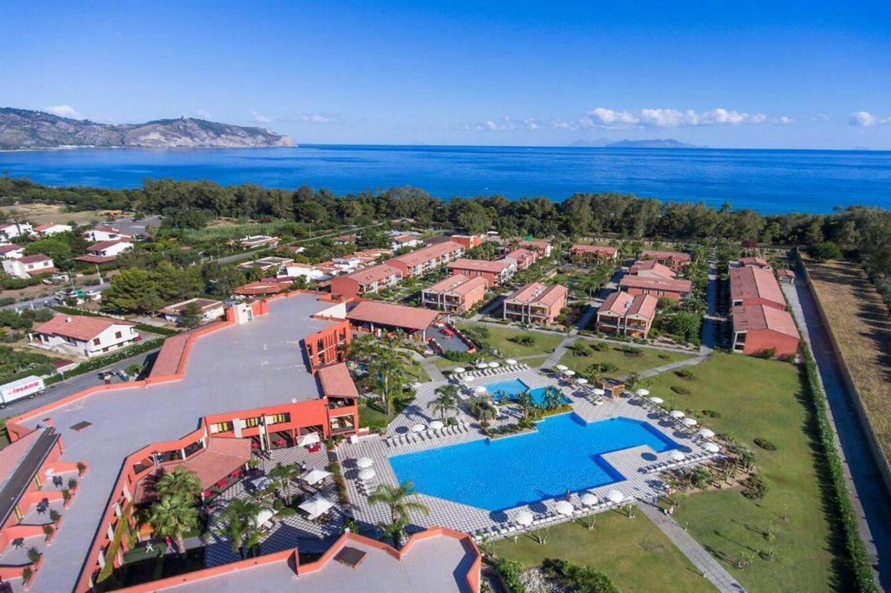 Voi Baia Di Tindari Resort Furnari Exterior photo