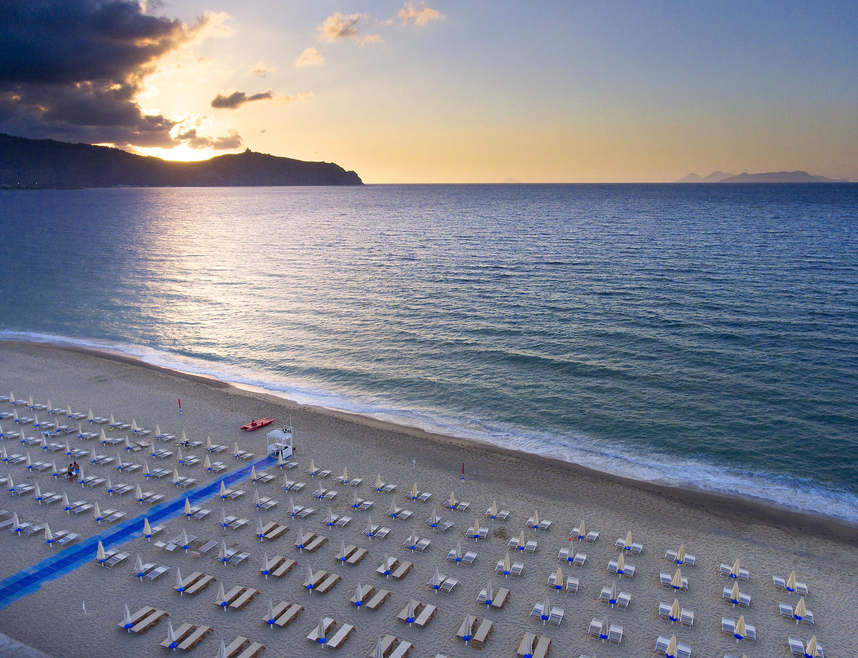 Voi Baia Di Tindari Resort Furnari Exterior photo