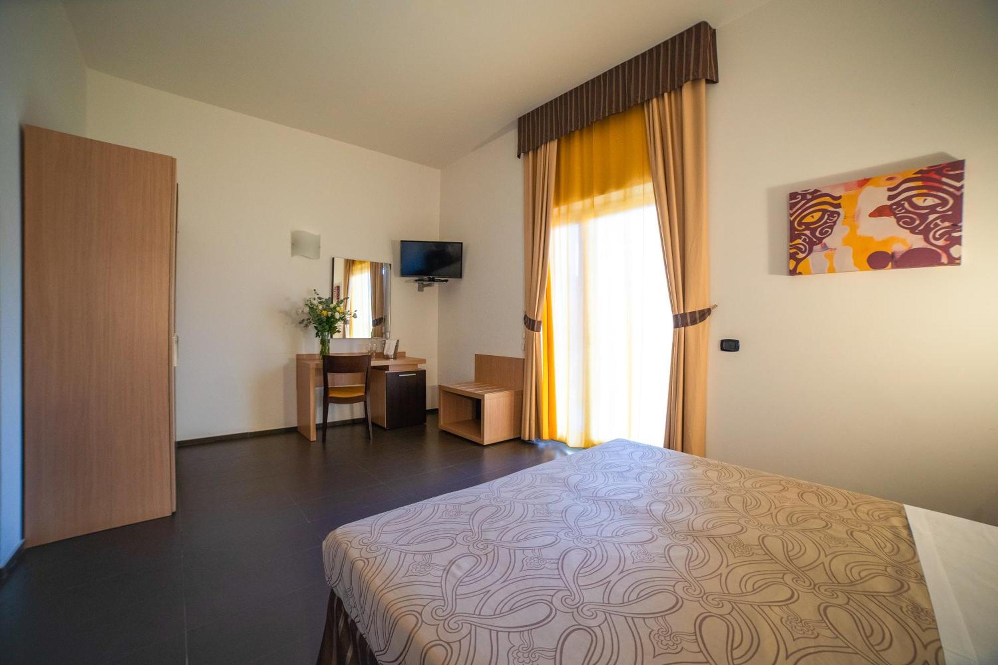 Voi Baia Di Tindari Resort Furnari Exterior photo