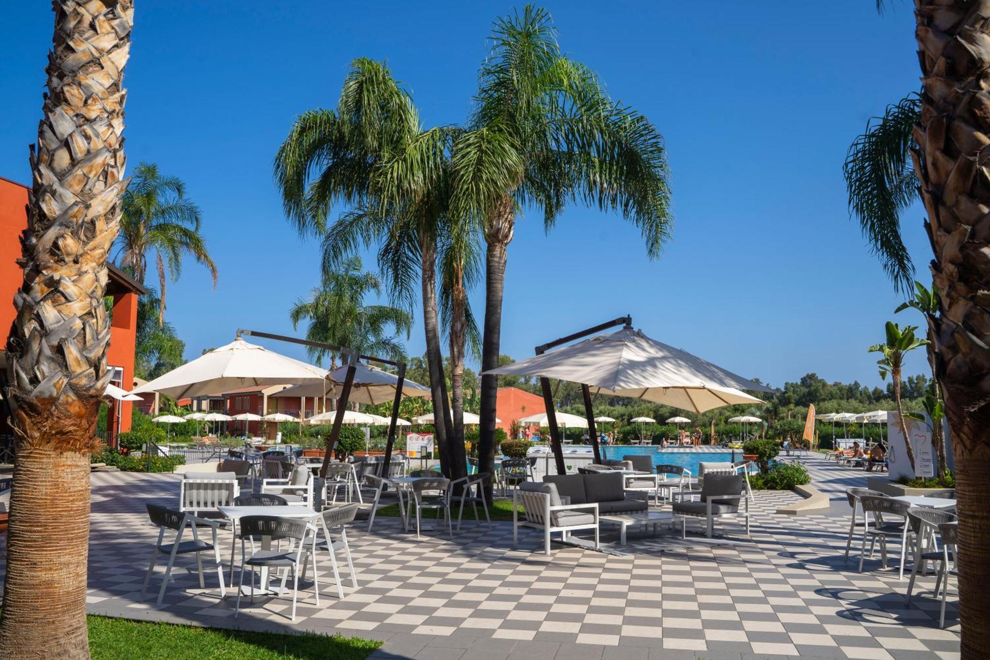 Voi Baia Di Tindari Resort Furnari Exterior photo
